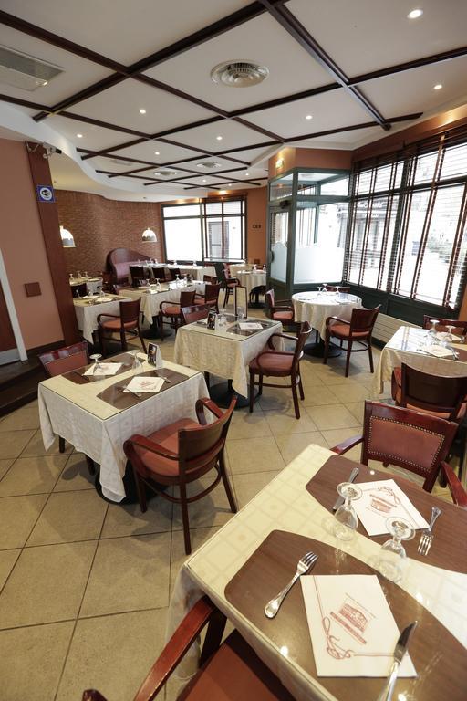 Au Petit Caporal 3*