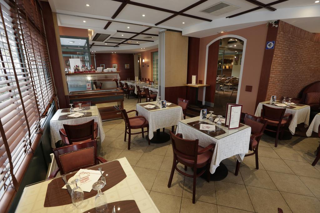 Hotel Au Petit Caporal 3*