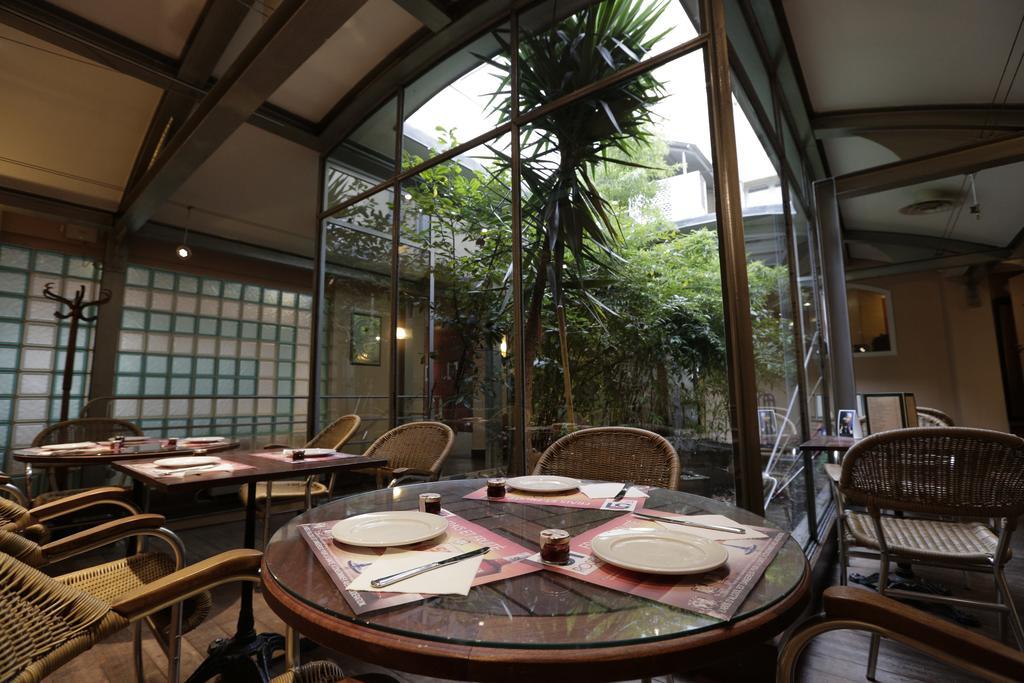 Au Petit Caporal Hotel 3*