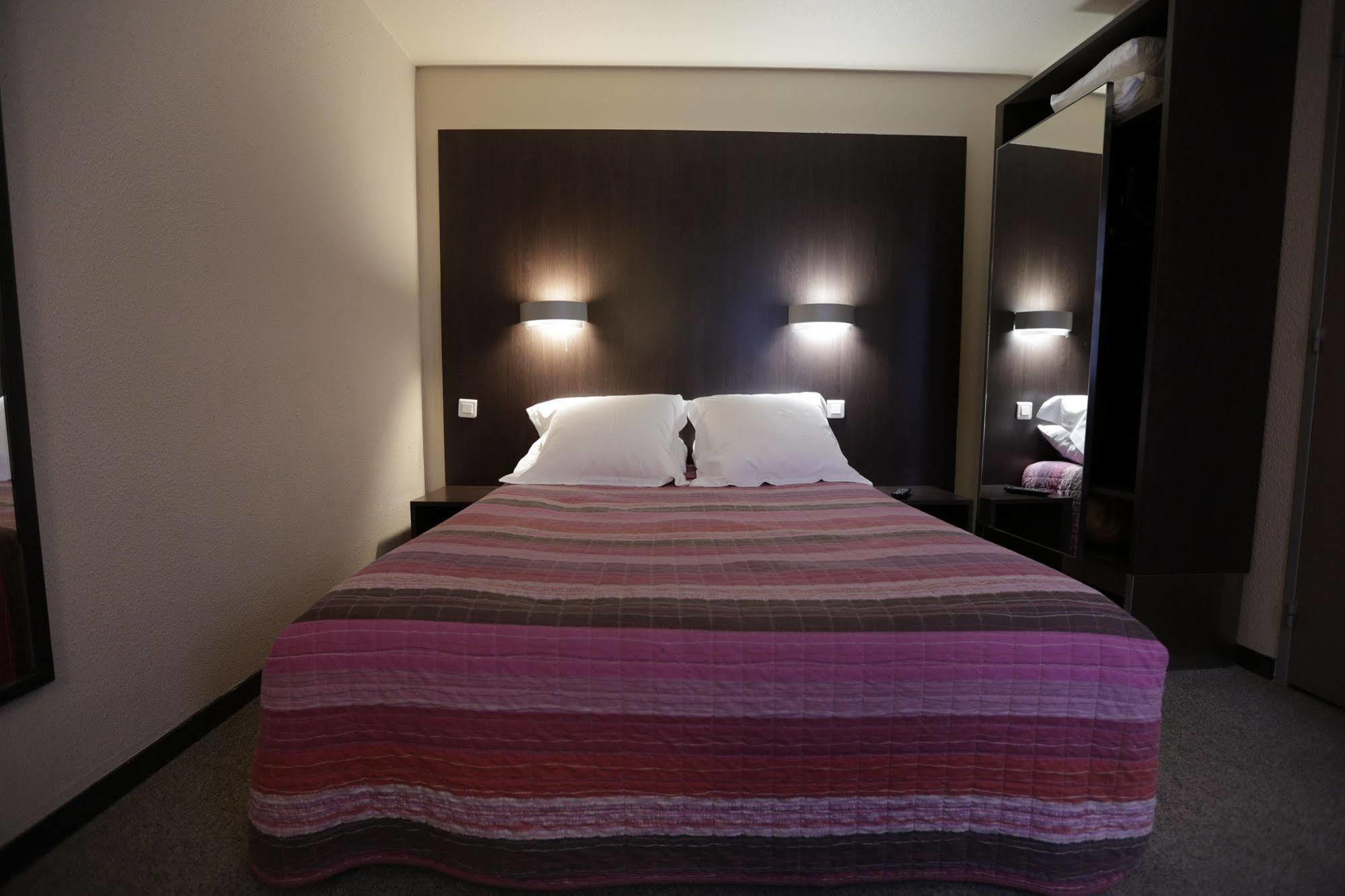 Au Petit Caporal Hotel 3*
