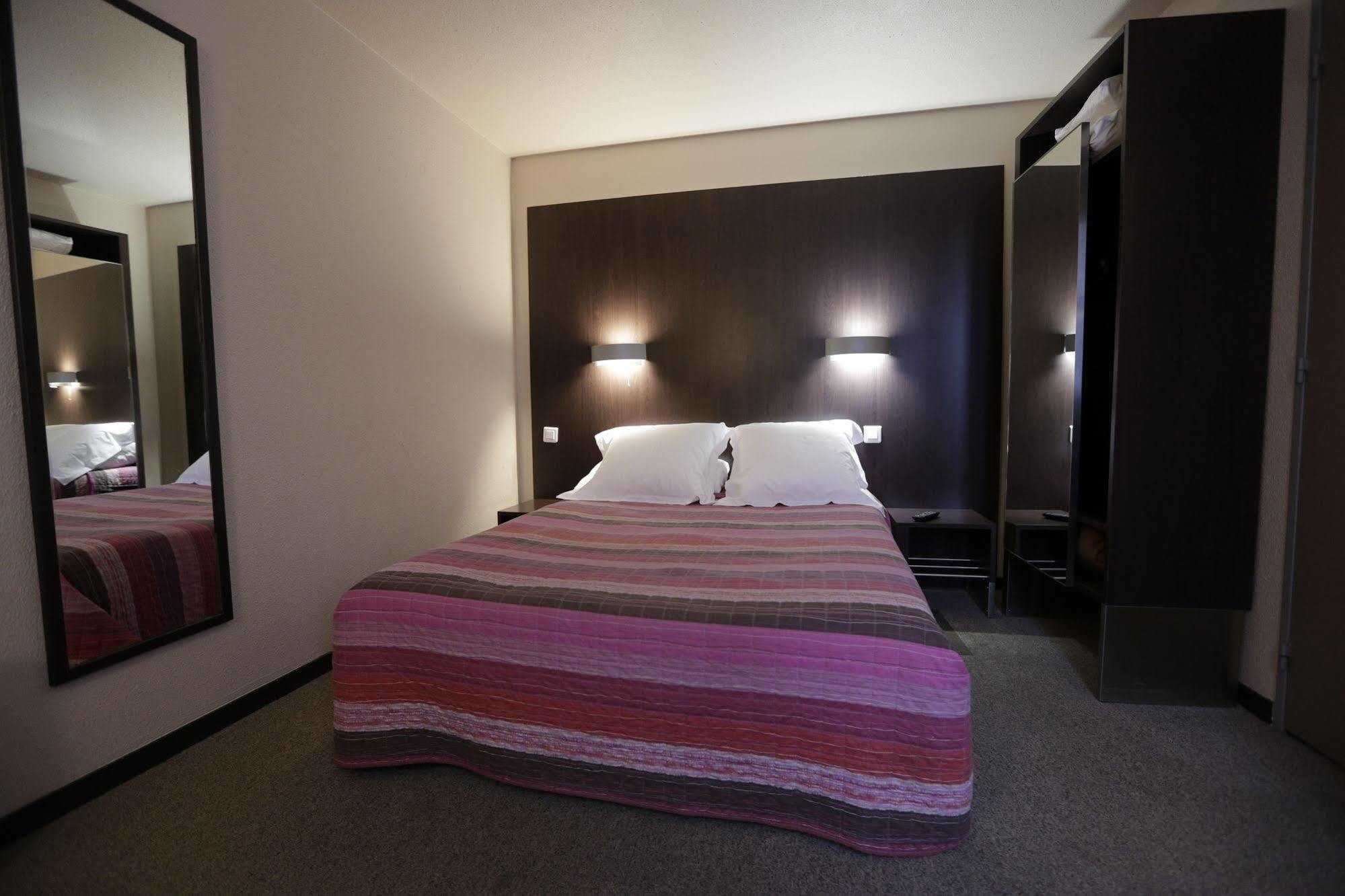 Au Petit Caporal Hotel 3*
