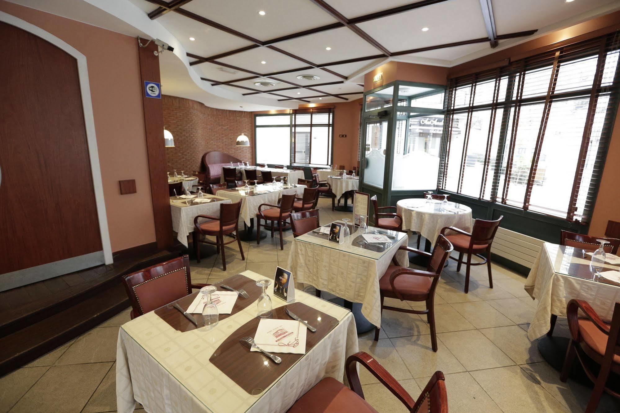 Hotel Au Petit Caporal