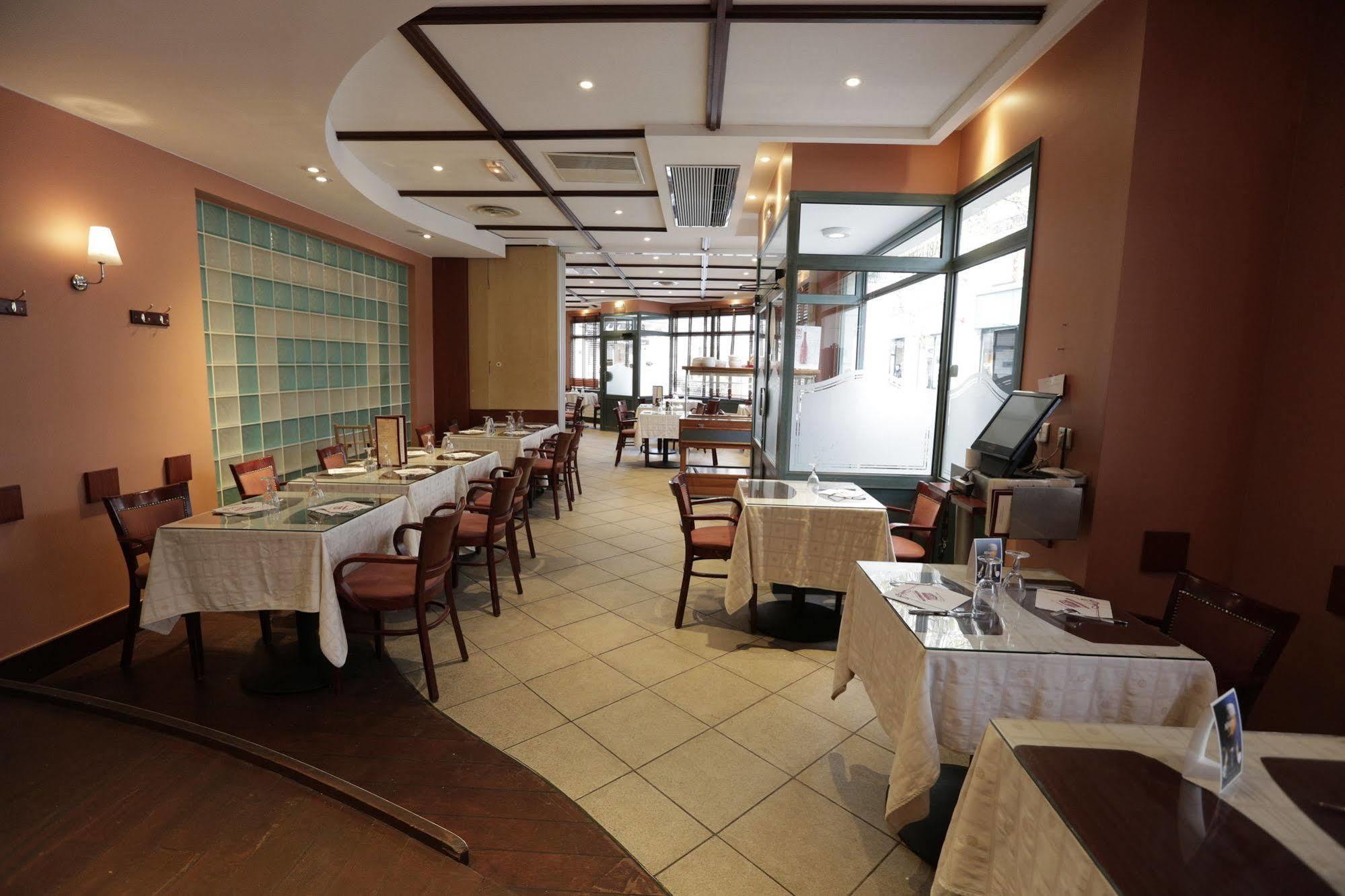 Hotel Au Petit Caporal 3*