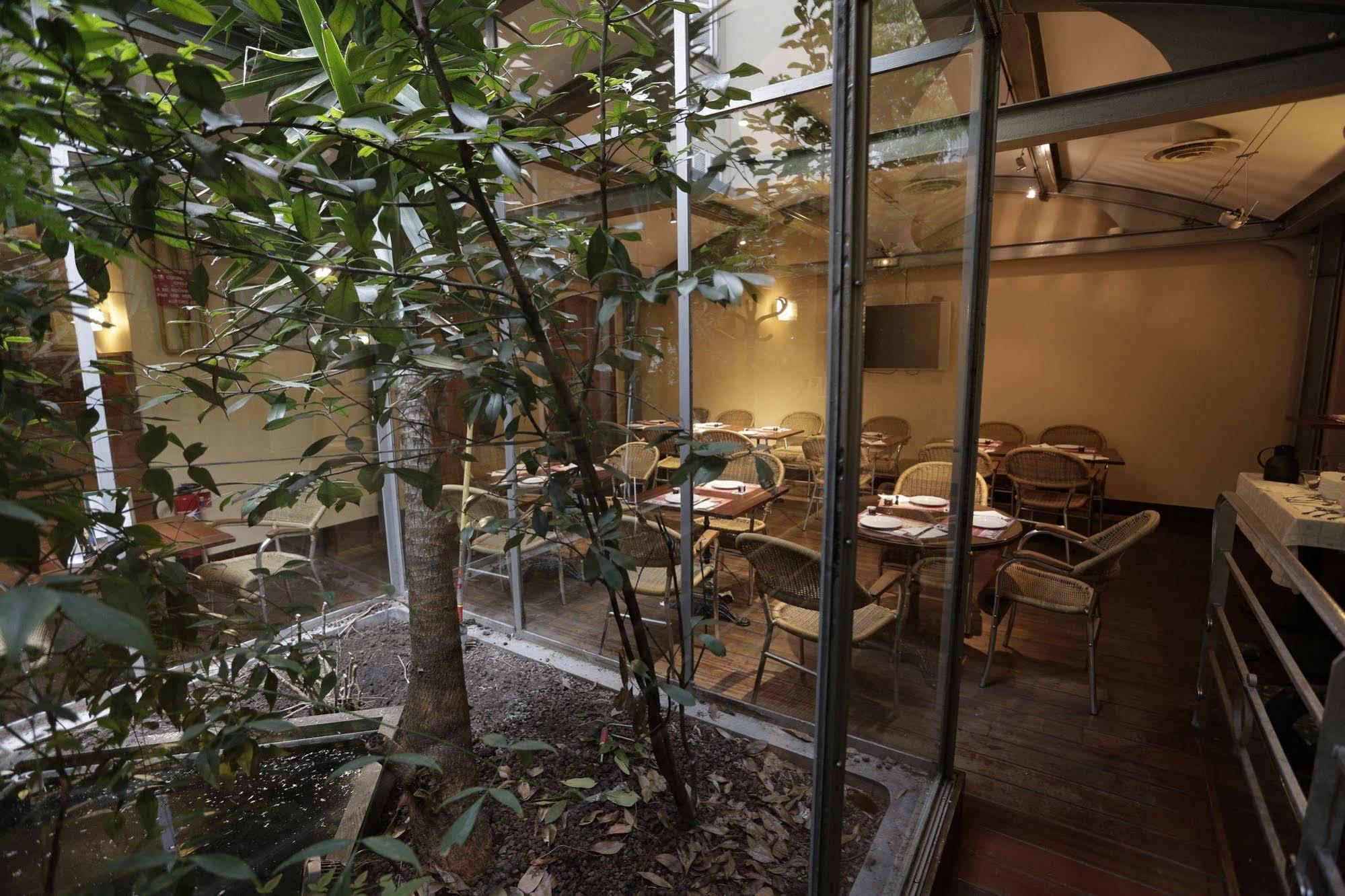 Au Petit Caporal Hotel Maisons-Alfort